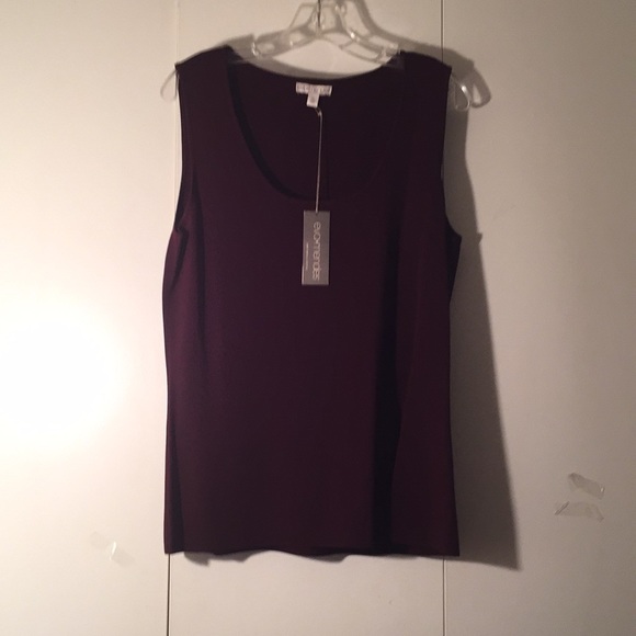 eva mendez Tops - MATCHES COAT-PANTS EVA MENDEZ BURGUNDY SHELL. New